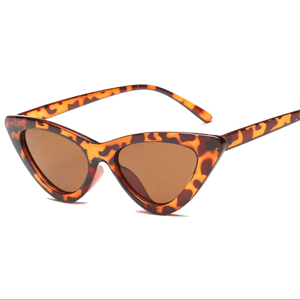 🕶RESTOCK🕶TORTOISE CATEYE TRENDY SUNNIES🕶HOST PICK - Picture 3 of 6